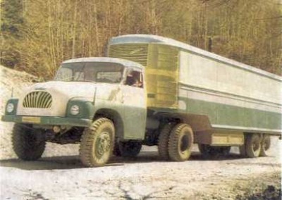 Tatra 138 ťahač návesov.jpg