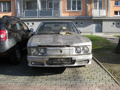 Tatra 613 z ulice 2.JPG