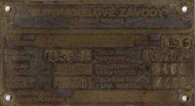 výrobní štítek skřín.jpg