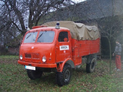 PB240799zm.JPG