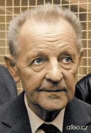 Milouš Jakeš.gif
