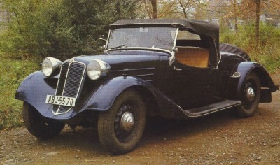 modrý roadster 1.jpg