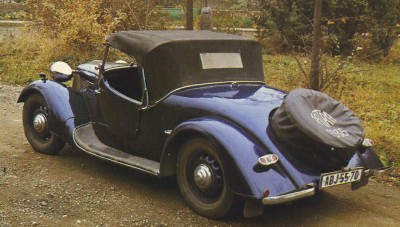 modrý roadster 2.jpg