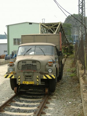 TATRA 148 Pokladač koľajových polí PKP-3.jpg