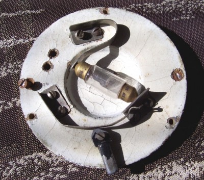 stropní lampa 2bb.jpg