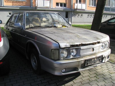 Tatra 613 z ulice 3.JPG