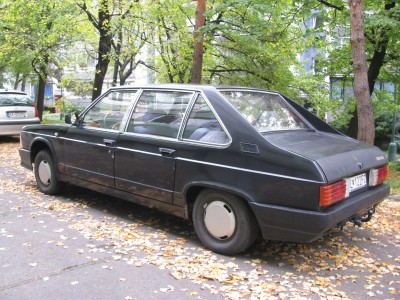 Tatra 613 005.jpg