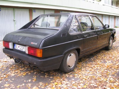 Tatra 613 004.jpg