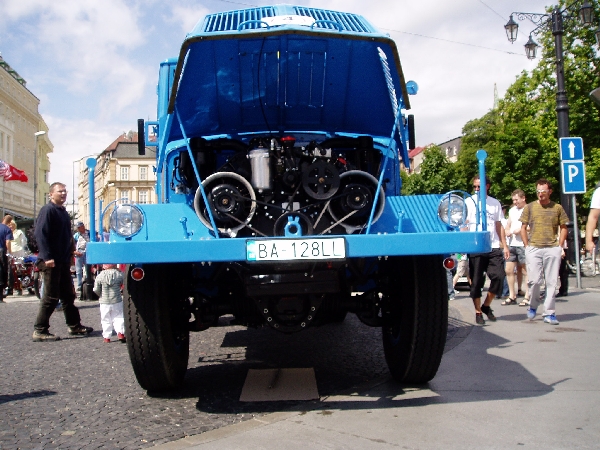T128motor.JPG